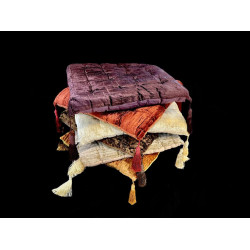 ALMOHADONES RELLENOS DE TERCIOPELO CON BORLAS