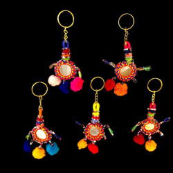 LLAVERO ESPEJO CHICO CON POMPON+PIEDRAS